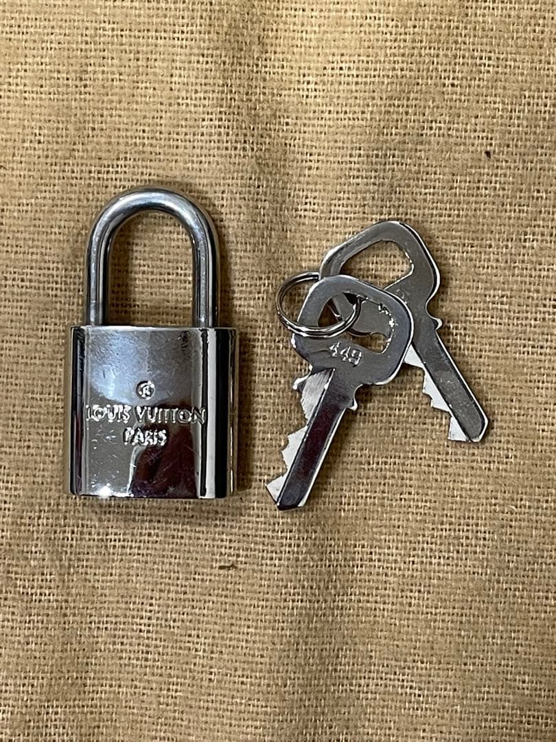 ルイヴィトン パドロック 鍵2本 南京錠 シルバー LouisVuitton
