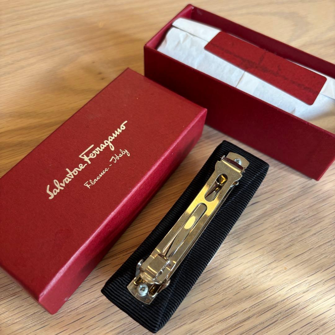 Salvatore Ferragamo ブラック×シルバー バレッタ