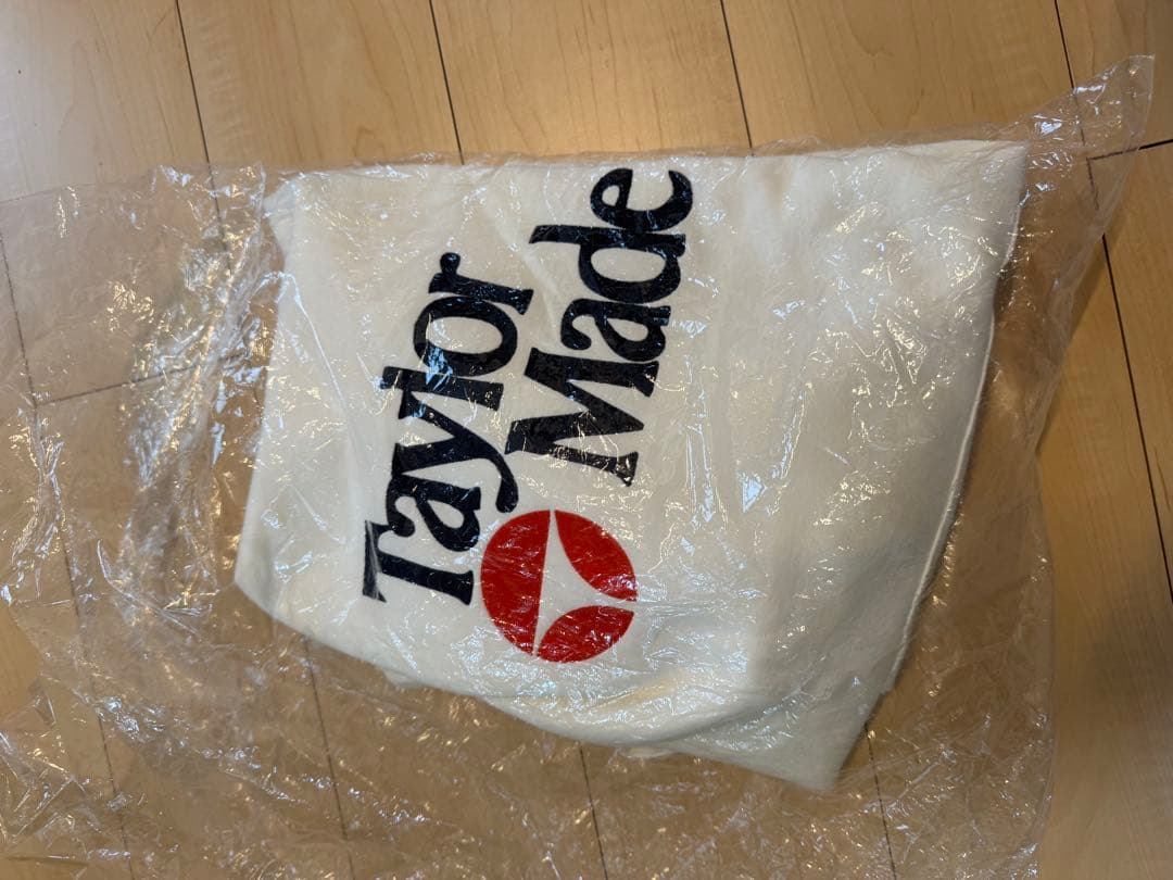 3日限定値下げ‼️定価17600円　テーラーメイド　パーカー　ホワイト