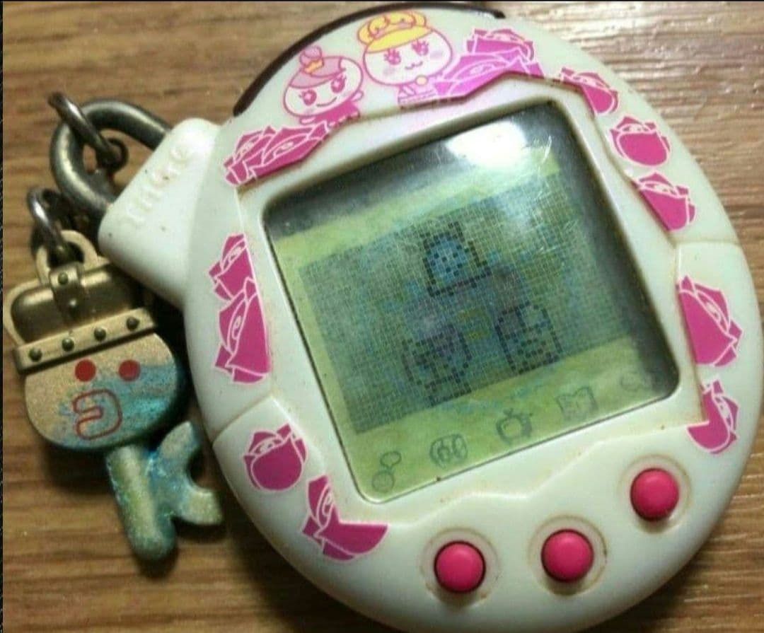 希少・たまごっちプラス 夢のロイヤルふぁみりー バンダイ