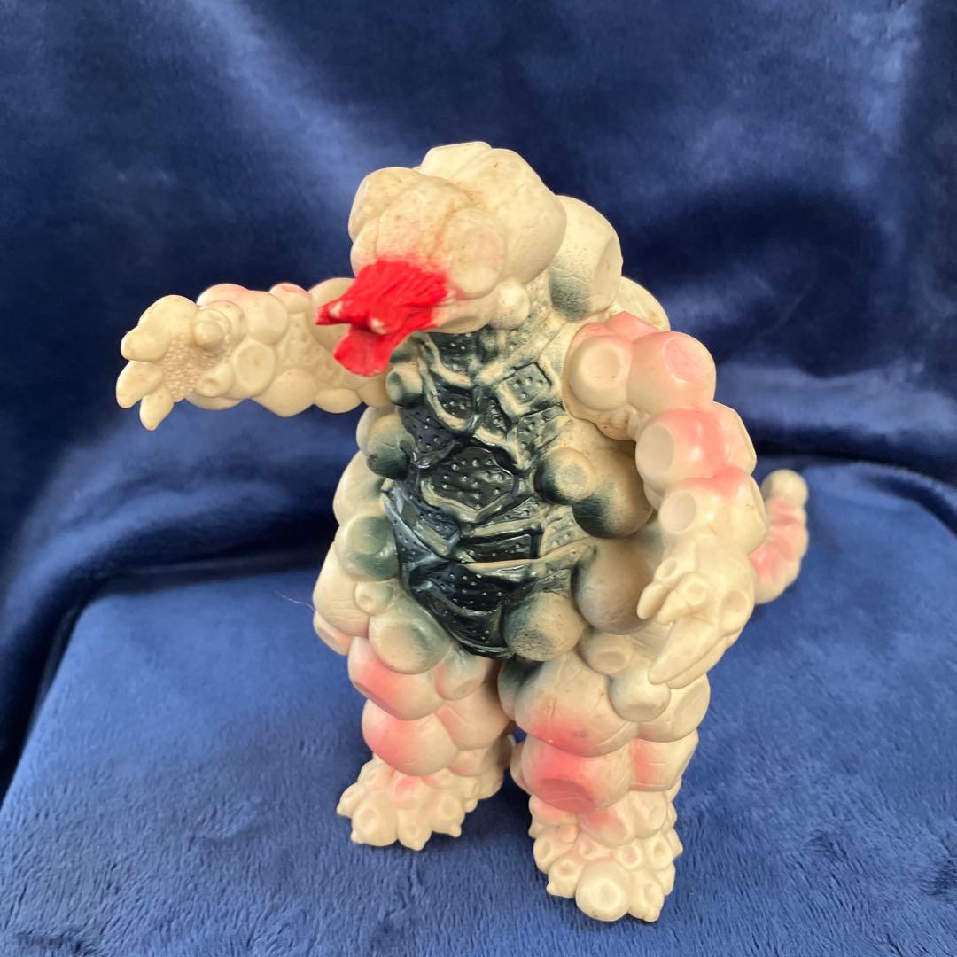 円谷プロ　ウルトラマン　怪獣　BANDAI ソフビ　フィギュア　他まとめ売り