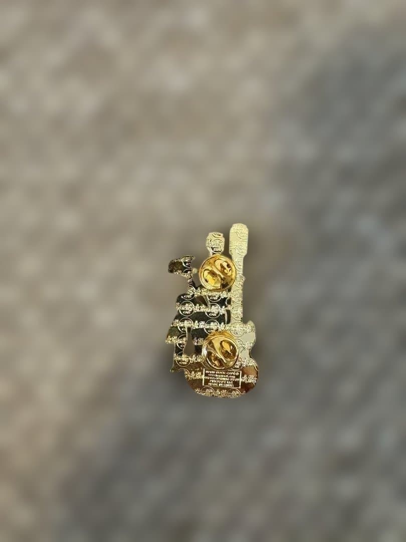 【超希少】ハードロックカフェ大阪 オープニングスタッフピン3点セット【非売品】