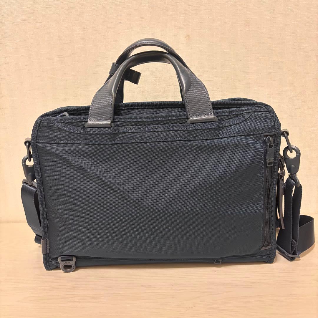 【SHIPS別注】 TUMI ネイビー ビジネスバッグ