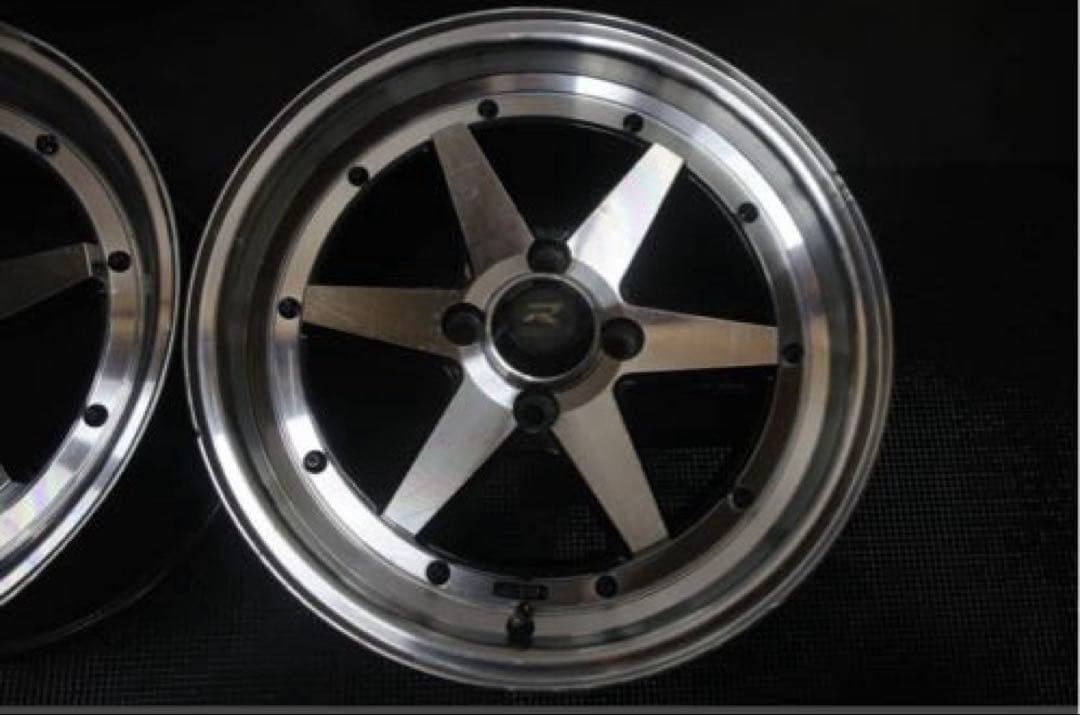 エモーションR 15×7J +30 8J +20 PCD100 4穴