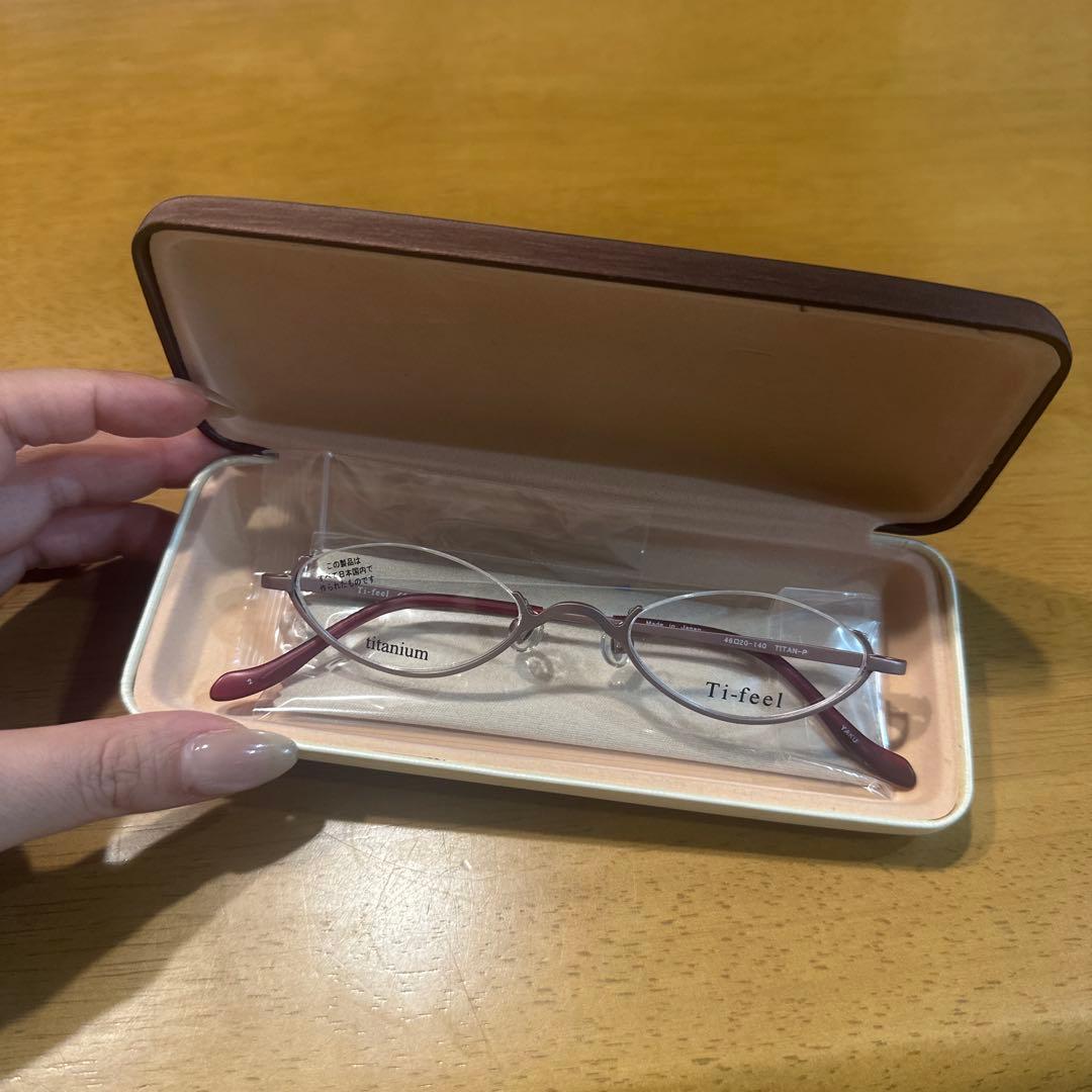 ティフィール Ti-feel クールベリーピンク アンダーリム