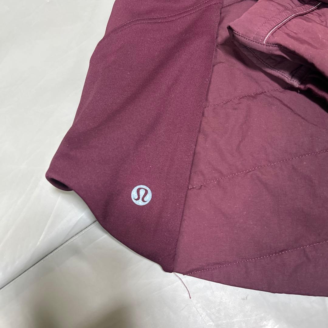 Lululemon バーガンディ フード付きジャケット
