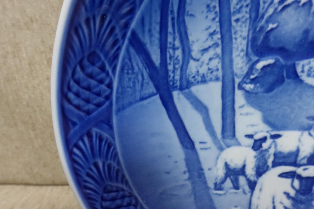 ２０２３年 ロイヤルコペンハーゲン イヤープレート新品・箱・皿たて付き