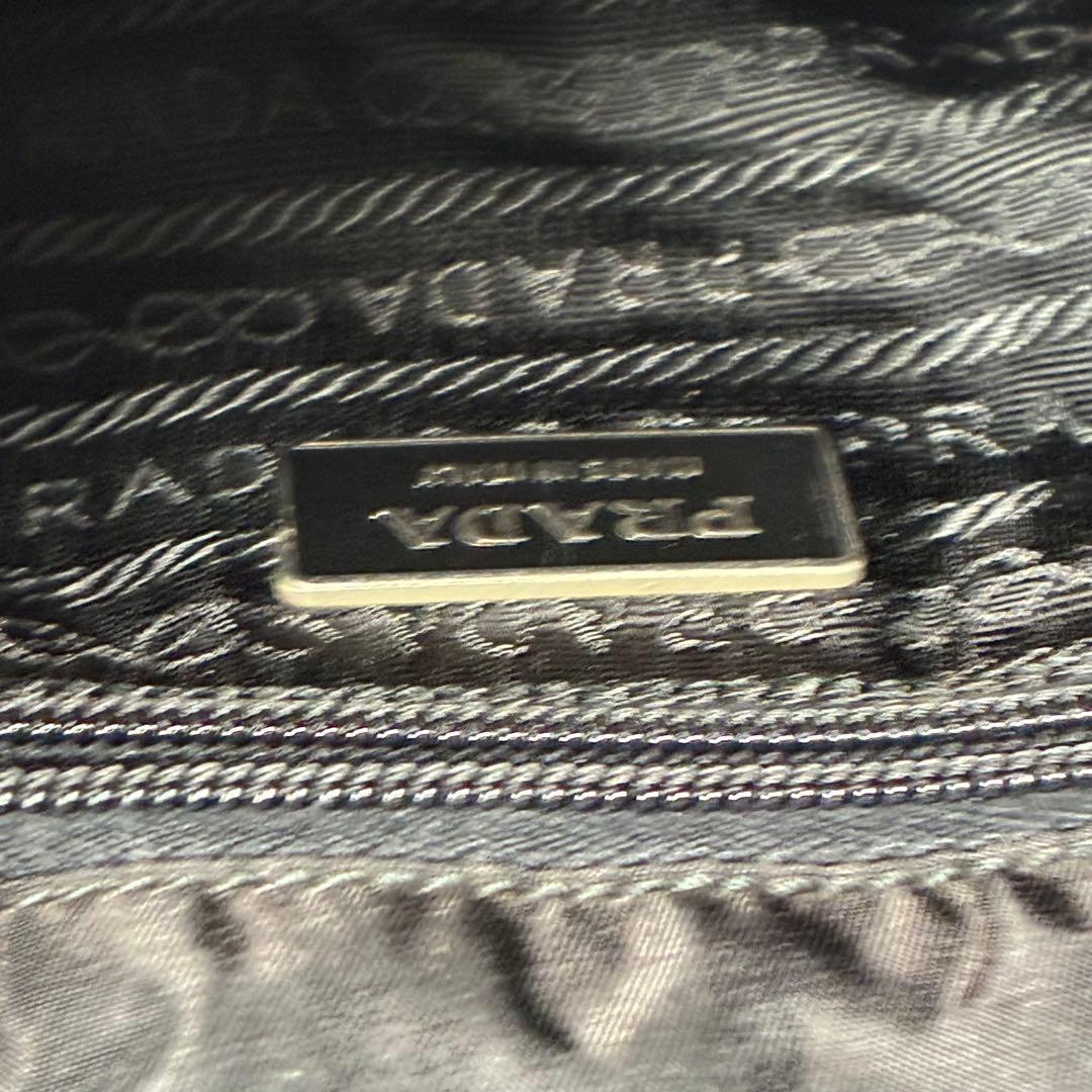 プラダ　ショルダーバッグ