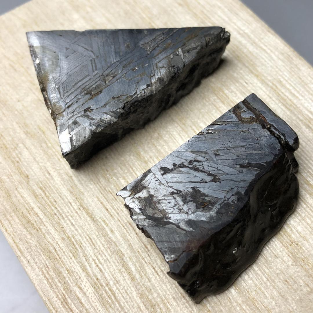 N*I様 アルタイ隕石 鉄隕石　外皮付き隕石　原石　2点纏め　重さ約87ｇ