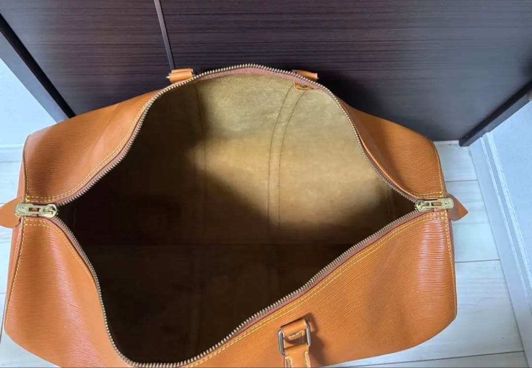 ルイヴィトン　Louis Vuitton エピレザー　ブラウン