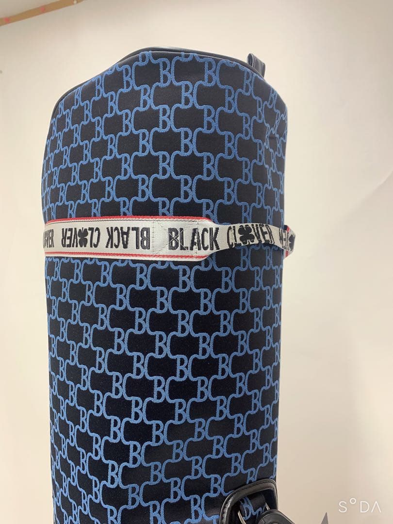 新品  ブラッククローバー キャディバッグ ヘッドカバー付き ブルー