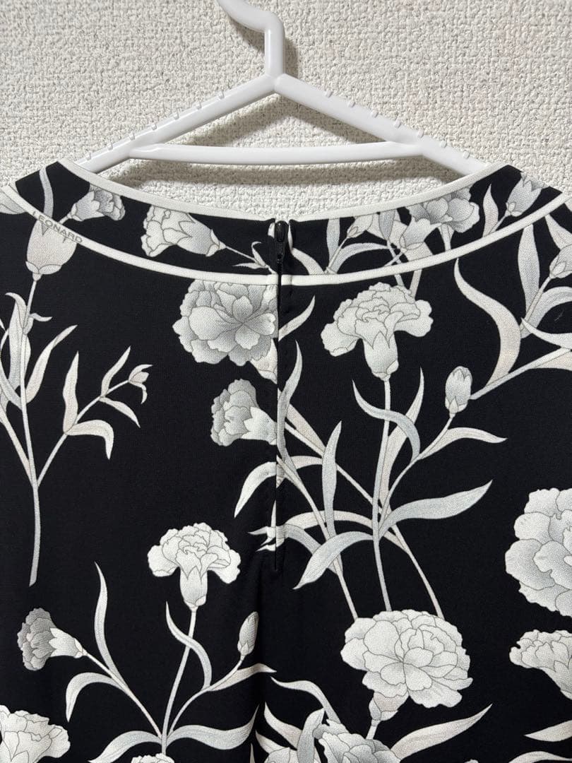 【新品】レオナール 花柄ワンピース ブラック