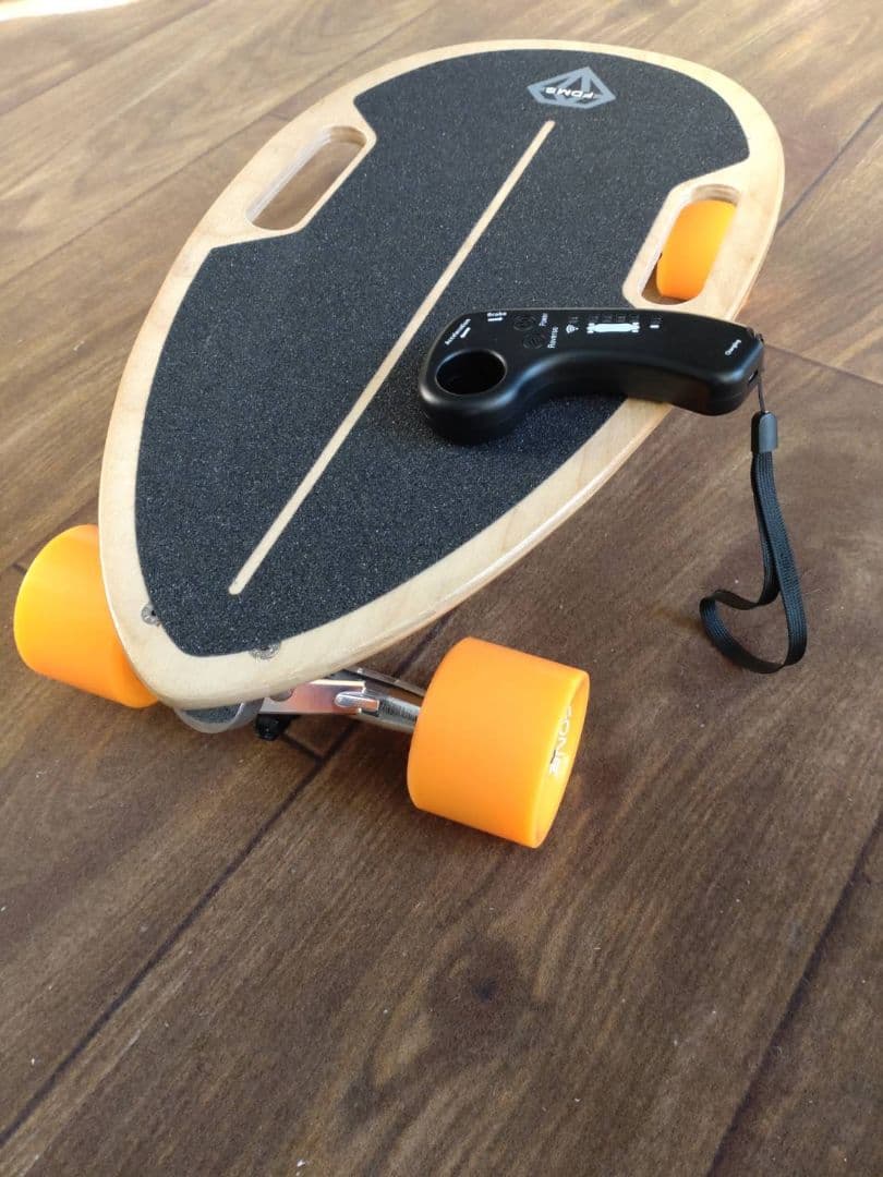 電動スケボー 新品 未使用 リモコン コンパクト 軽量モビリティ 充電器付き