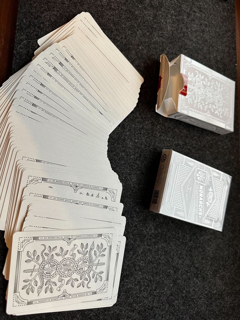 MONARCH 限定カラー　ホワイトシルバー