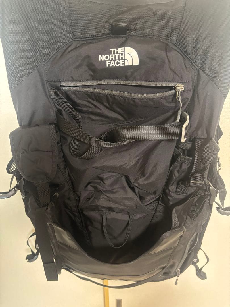 貴重なMサイズ•ノースフェイス・パウダーガイドベスト・重さ1.1kg