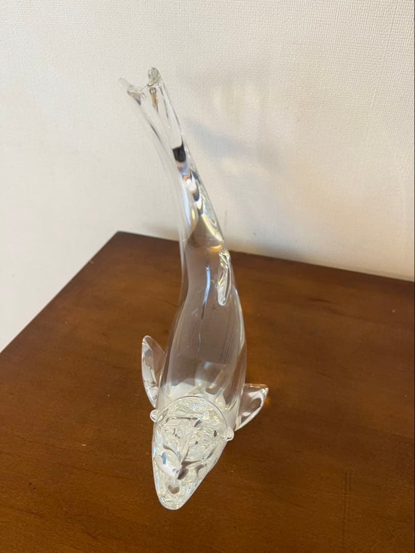 ガラスの鮭の置き物