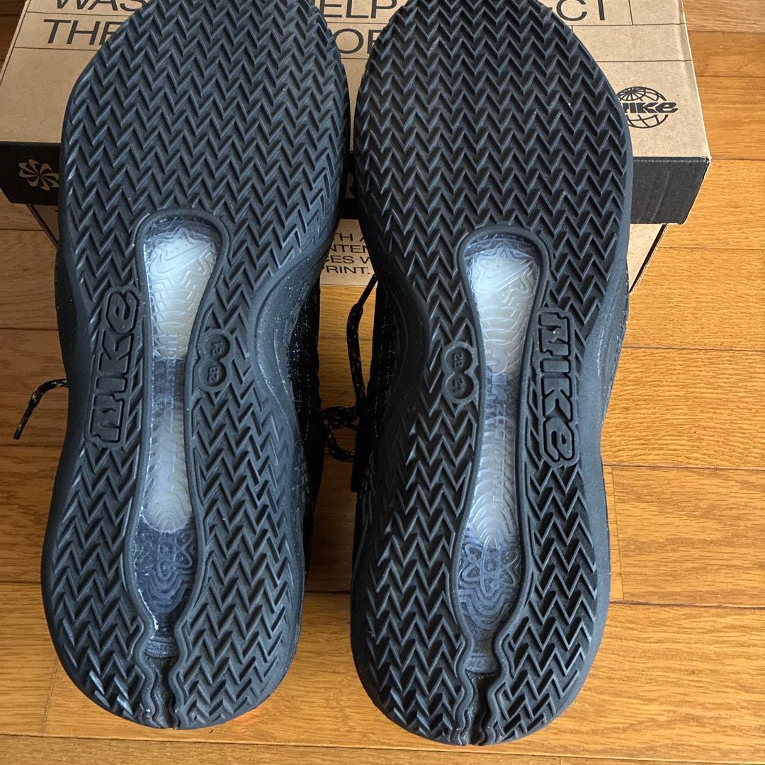 ナイキ コズミック ユニティ “ブラック/ホワイト/ゴースト”