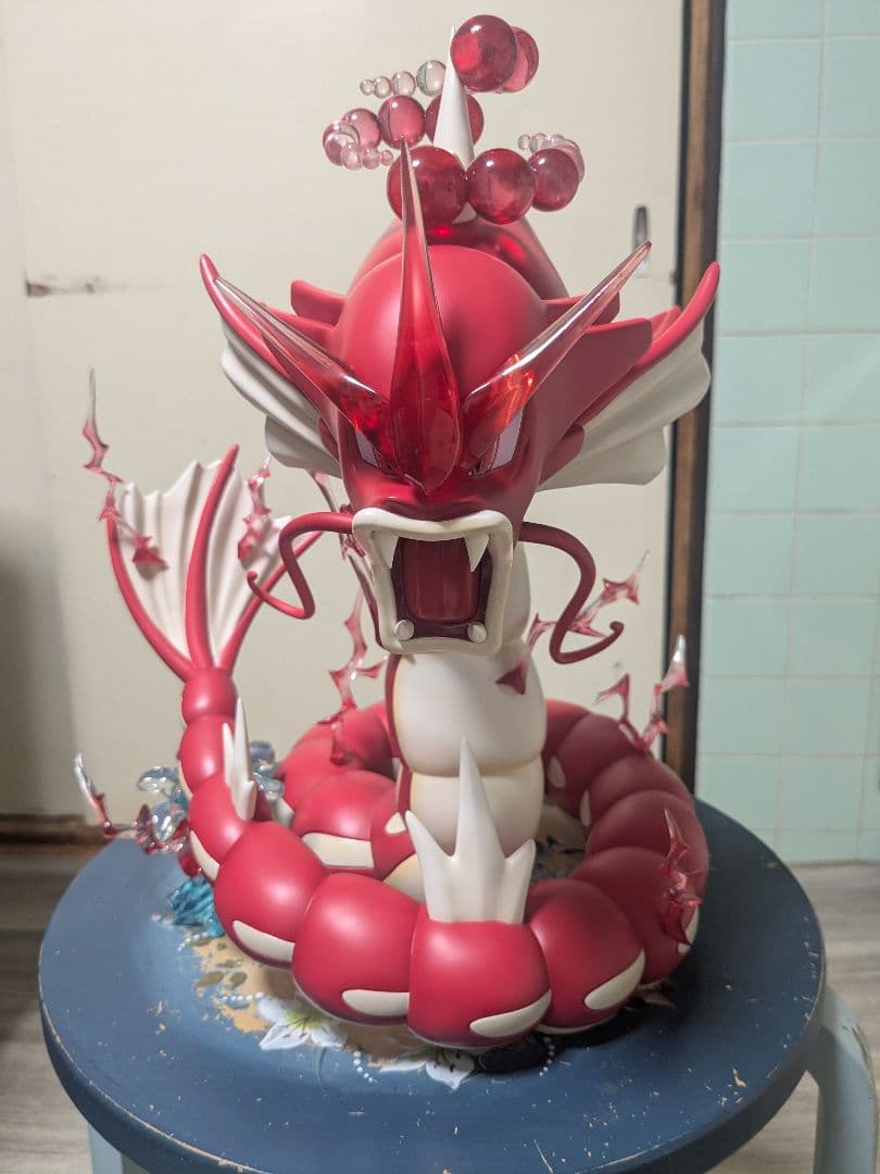 ポケモンフィギュア　キョダイマックス色違いギャラドス