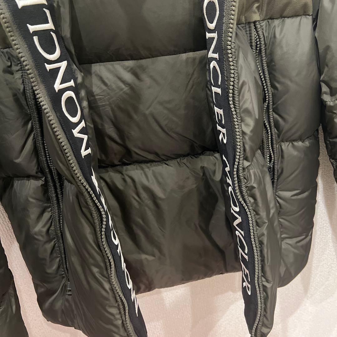 た*う様 【QR鑑定済】MONCLER フード付きダウンジャケット オリーブグリ