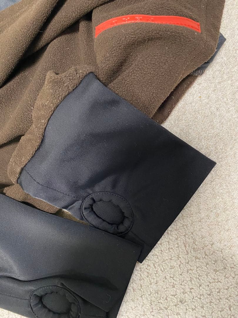 プラダスポーツハイネック