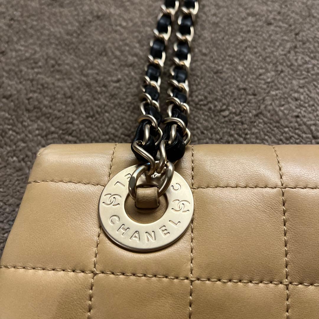 CHANELチョコバーミニバッグ