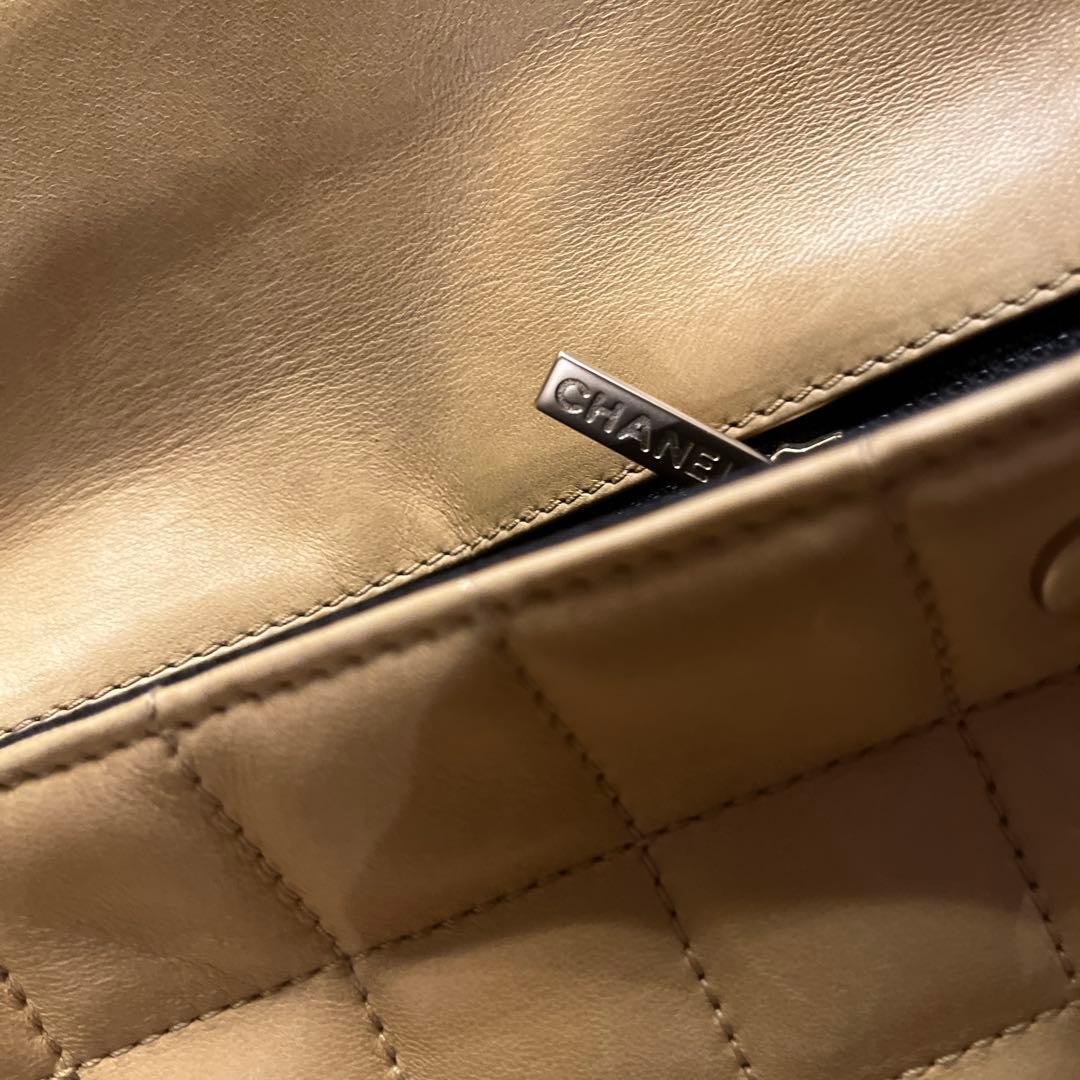 CHANELチョコバーミニバッグ