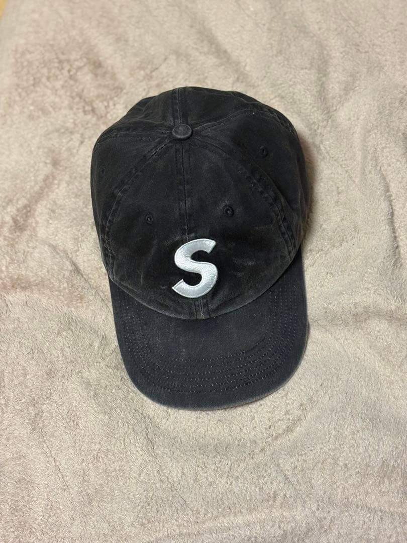 Supreme 黒 キャップ Sロゴ刺繍
