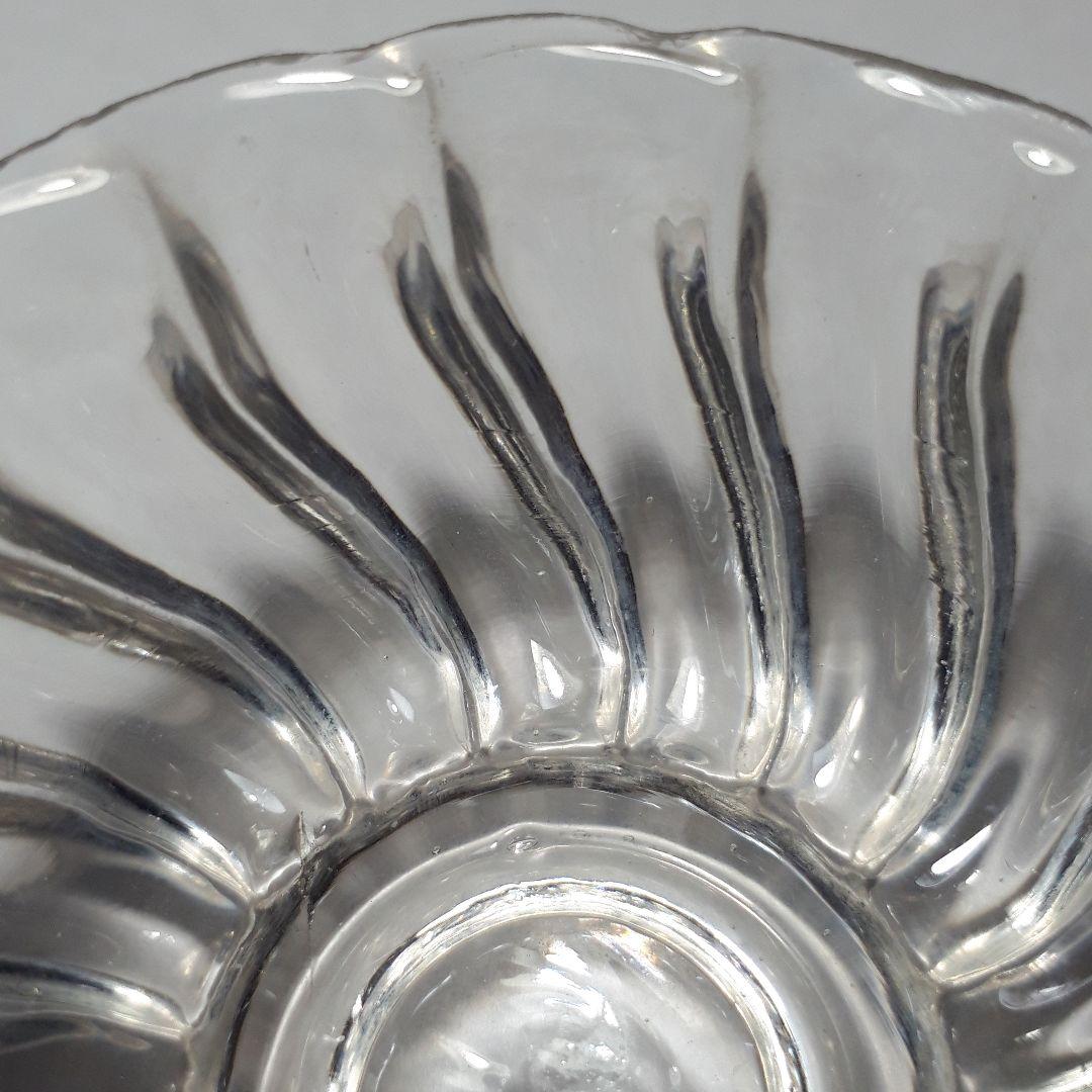 透明型吹き菊形盃(江戸時代)