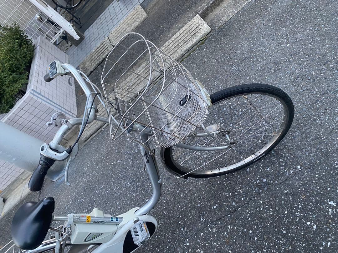 シルバー 電動アシスト自転車 シティタイプ