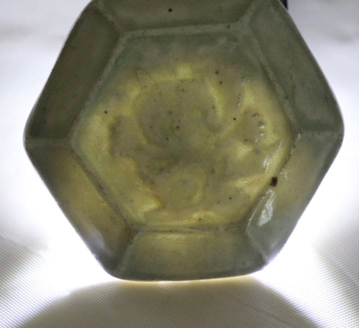 中国　北宋時代影青香合　牡丹紋　木箱付　アンティーク1227