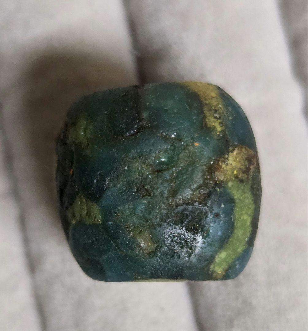 009　ビーズ　古代ジャワ玉　ジャワ島東部で出土　！