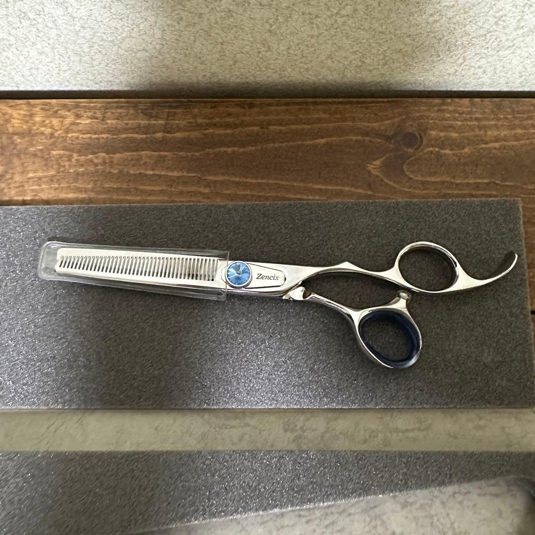 セニングシザー 40目コバルトスキバサミ　収納ケース付き