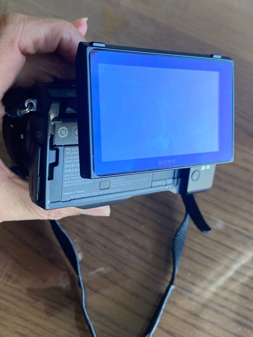 【美品】sony NEX-5T 16-50レンズ付き