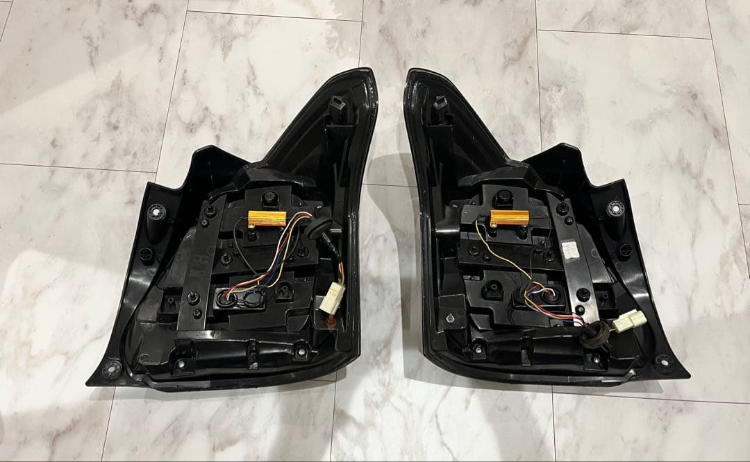 スイフト用テールランプ