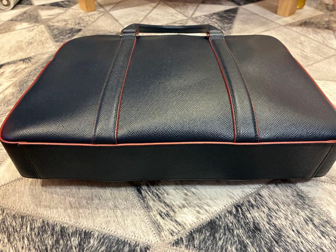 HUGO BOSS ビジネスバッグ ブリーフケース レザー イタリア製 ネイビー