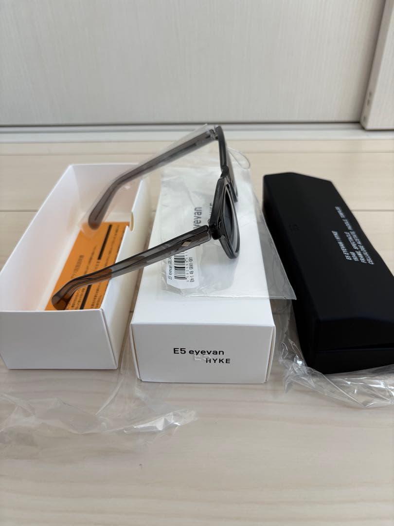 HYKE × EYEVAN サングラス