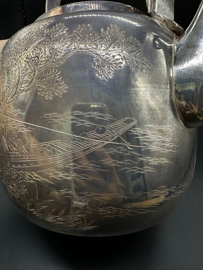 純銀　銀瓶　水差　大水指　彫刻　片切彫　箱あり　1201g 骨董古美術