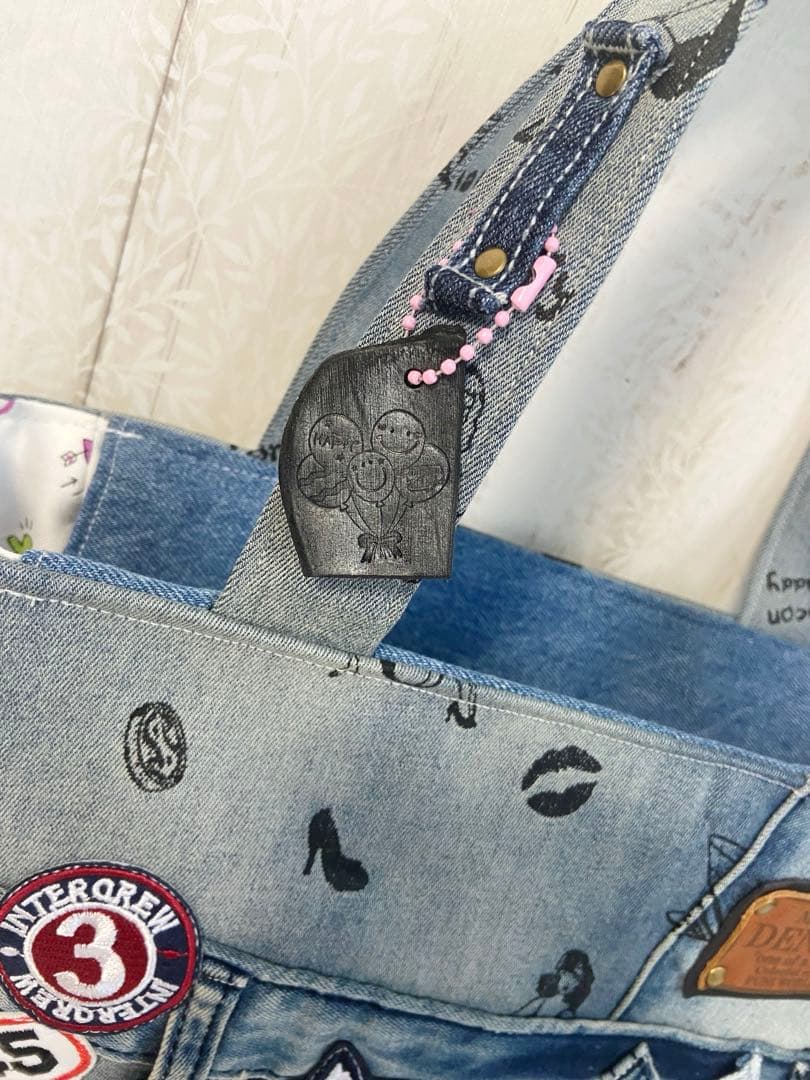デニムリメイクバッグ　ワッペン沢山