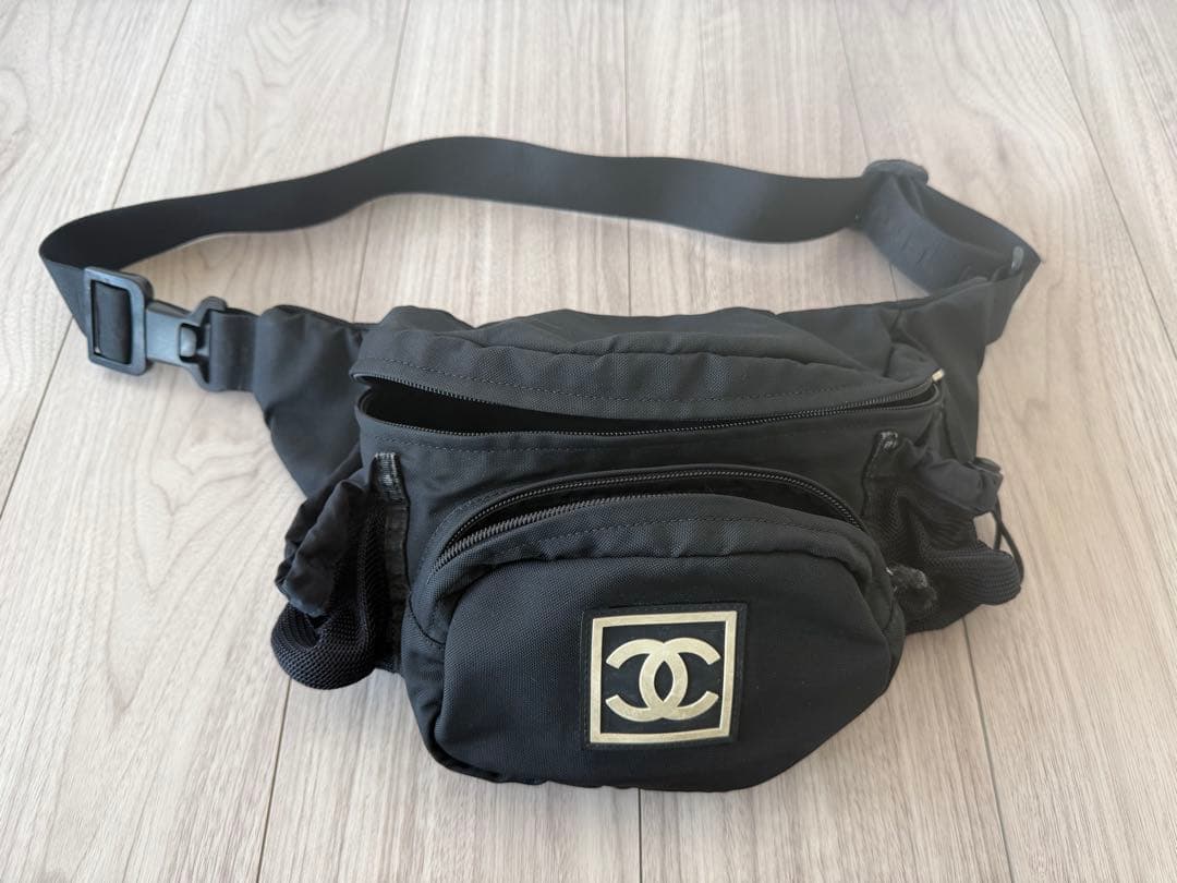 希少　CHANEL スポーツライン　ボディバッグ