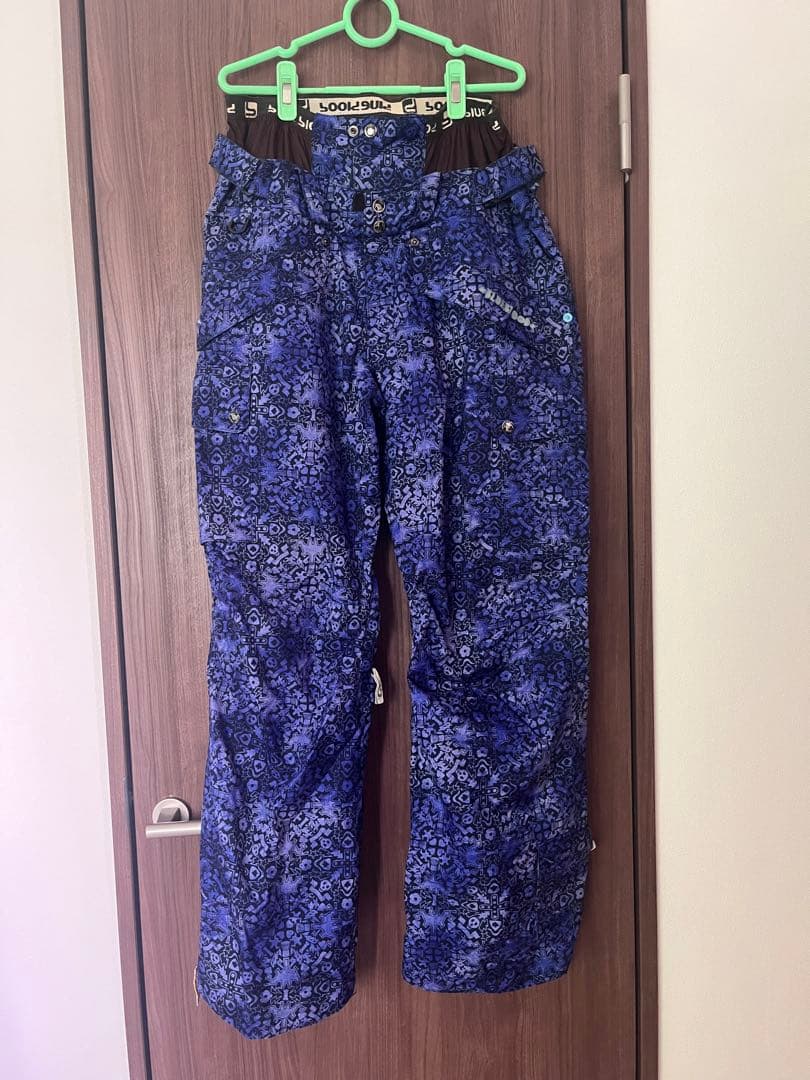 スノーウェア上下セット（上:NEFF 下:blueblood）