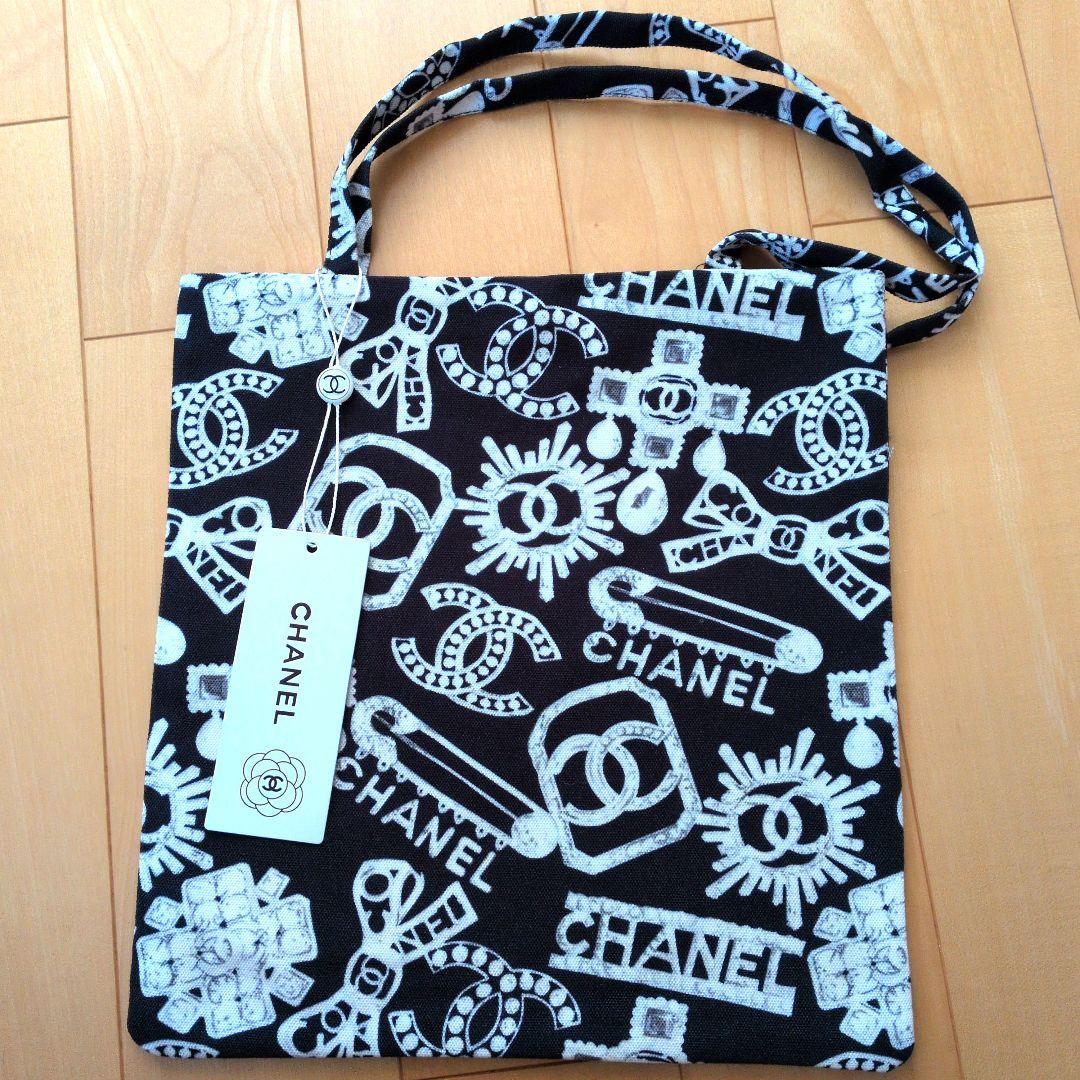 m*i様 CHANEL ロゴプリント トートバッグ