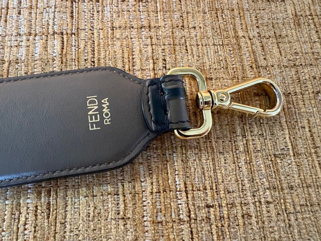 Fendi レザーショルダーストラップ　美品