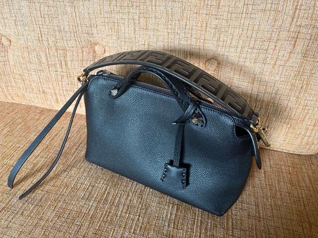 Fendi レザーショルダーストラップ　美品