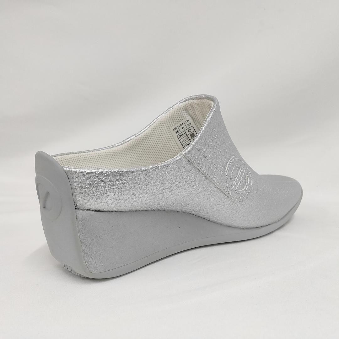 ○★新品 未使用 NO NAME ヨーコ スニーカー 定番ミュールサンダル