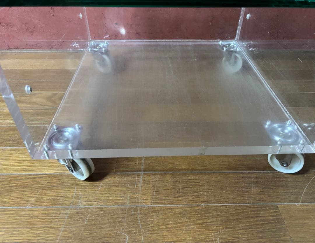 アクリル製　キャスター付き　ショーケース 棚　ガラス棚板2枚付き
