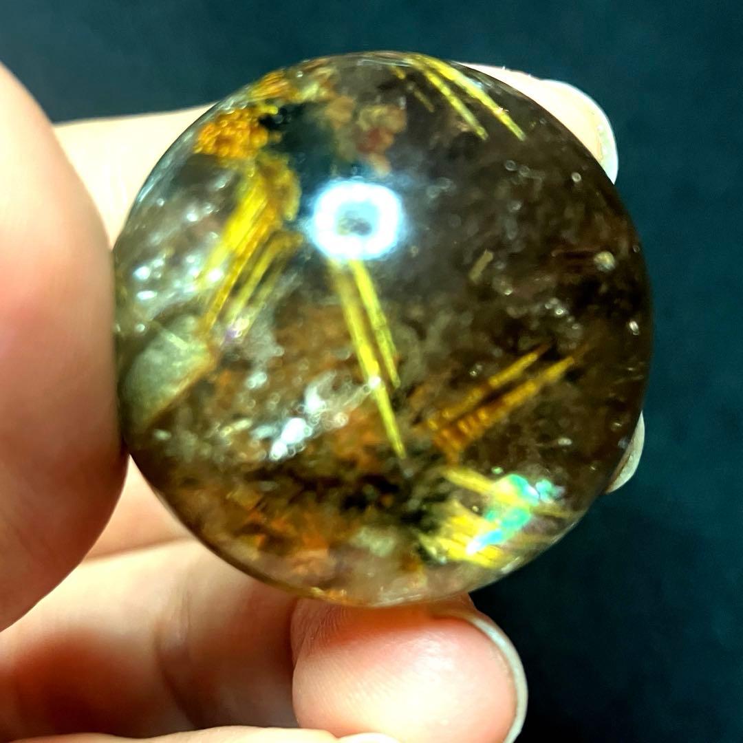 30mm 虹入りゴールドタイチンルチルクォーツ　丸玉　スフィア　金針水晶