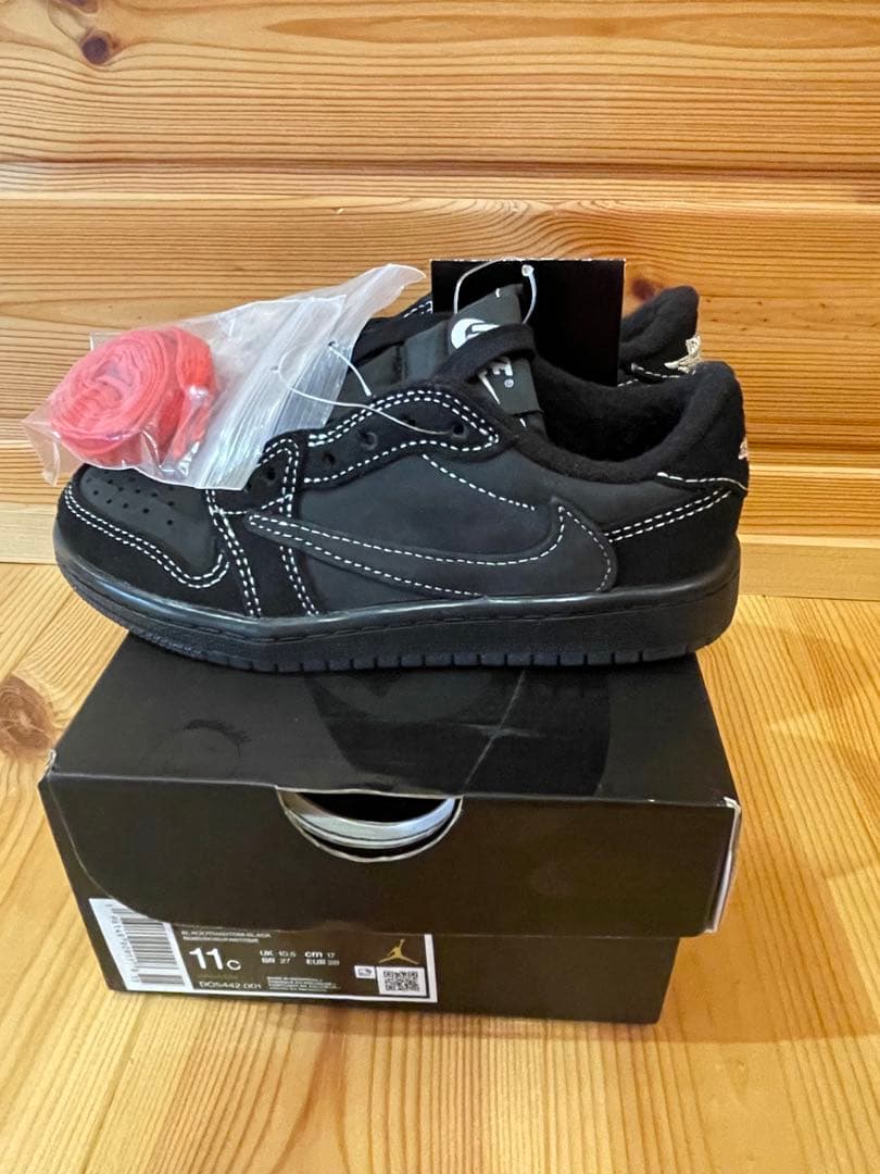 新品未使用 Travis Scott × Nike Air Jordan 1