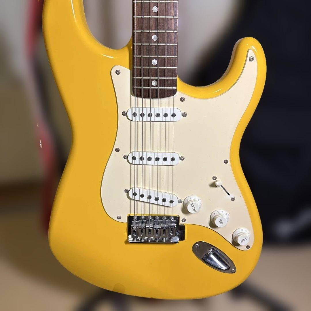 ミ*ー様 Squier by Fenderストラトキャスター イエローソフトケー