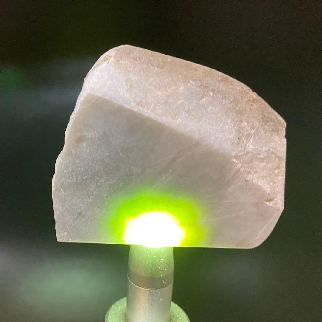 【1331】糸魚川産　翡翠　原石　緑　78g　天然石　ヒスイ　パワーストーン