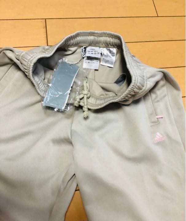 2＊未使用＊adidas トレーニングウェア　上下　ライトベージュ×ピンク